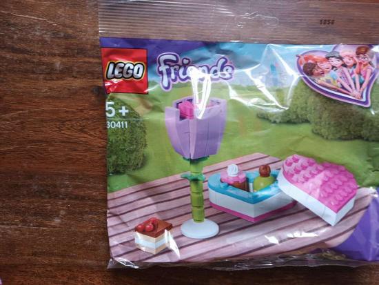 LEGO Friends 30411 - Pralinenschachtel und Blume