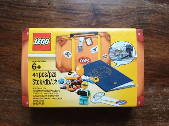 LEGO 5004932 Reise-Set, Minifigur + Zubehr im Reisekoffer Neu