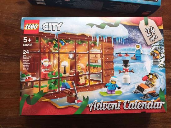 LEGO 60235 City Adventskalender